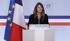 Maud Bregeon, porte-parole du Gouvernement, présente le compte-rendu du Conseil des ministres à la presse. À Paris, le 10 novembre 2025. ( AFP / GEOFFROY VAN DER HASSELT )