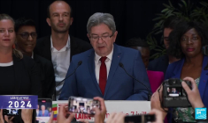 Législatives: "notre peuple à clairement écarté la solution du pire", lance Mélenchon