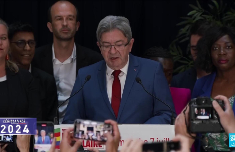 Législatives: "notre peuple à clairement écarté la solution du pire", lance Mélenchon