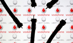 FEU VERT SOUS CONDITIONS DE L'UE AU PROJET VODAFONE-LIBERTY