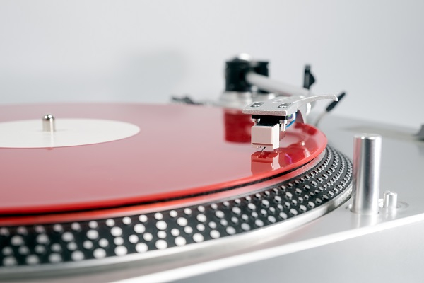 La platine vinyle est de retour (Crédits photo : Shutterstock)
