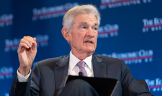 Jerome Powell, le président de la Fed, lors d'une discussion au Club économique de Washington, en juillet 2024. (crédit : Fed)
