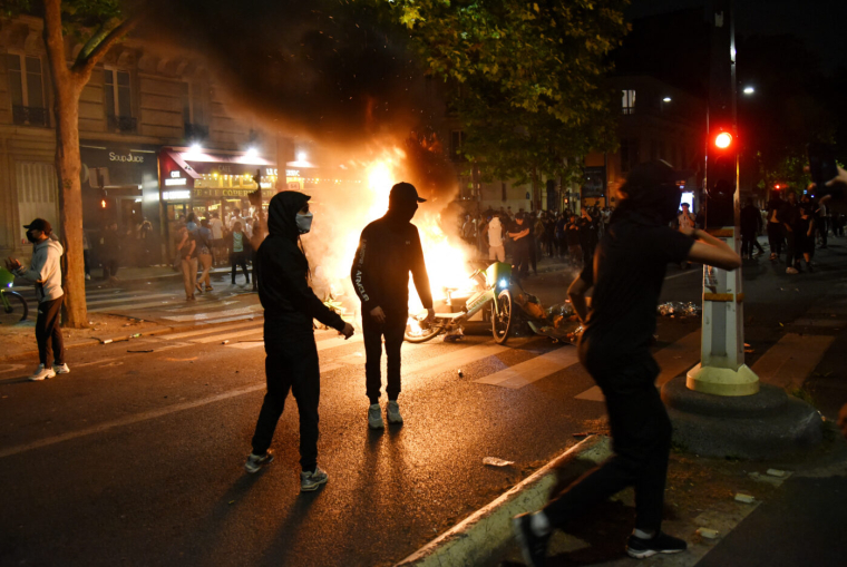 Plus de 300 gardes à vue et trois condamnations après les incidents lors des festivités à Paris