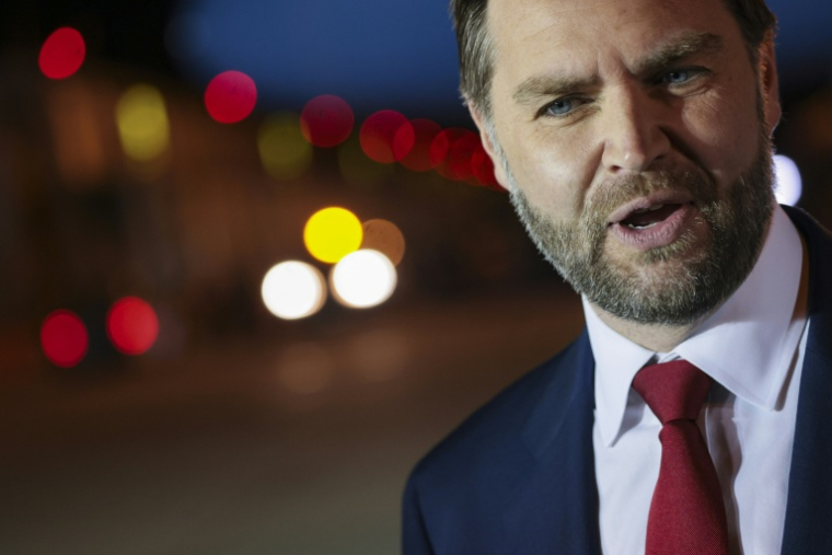 Le vice-président américain JD Vance en quittant Budapest, en Hongrie, le 8 avril 2026 ( POOL / Jonathan Ernst )