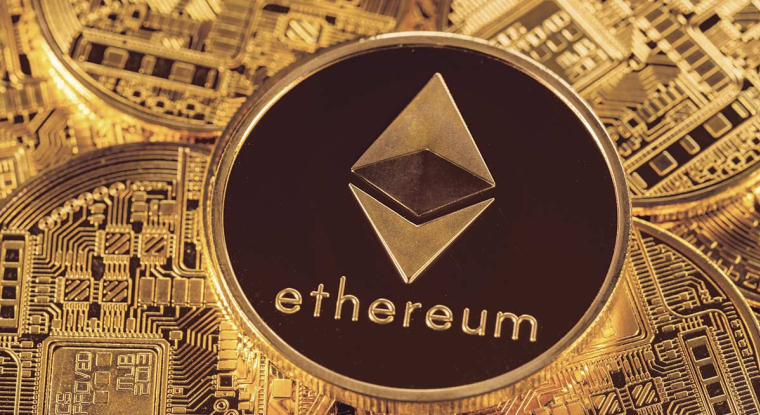 L’Ethereum est la seconde monnaie numérique derrière le bitcoin. (© Freepik)
