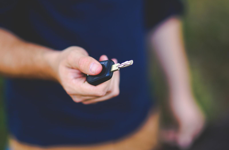 Une fois le véhicule donné, celui-ci est remis en état par le garage solidaire. (Karolina Grabowska / Pixabay)