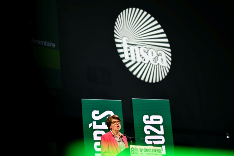la ministre de l'Agriculture Annie Genevard au congrès de la FNSEA à Caen, le 2 avril 2026 dans le Calvados ( AFP / Lou BENOIST )