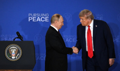 Vladimir Poutine et Donald Trump, à Anchorage, le 15 août 2025 ( AFP / DREW ANGERER )