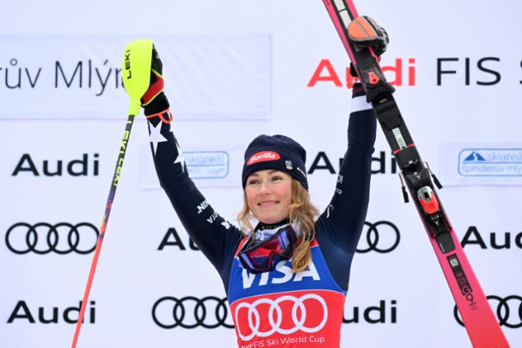 L'Américaine Mikaela Shiffrin après sa victoire au slalol de Spindleruv Mlyn, en République tchèque, le 25 janvier 2026 ( AFP / Michal Cizek )