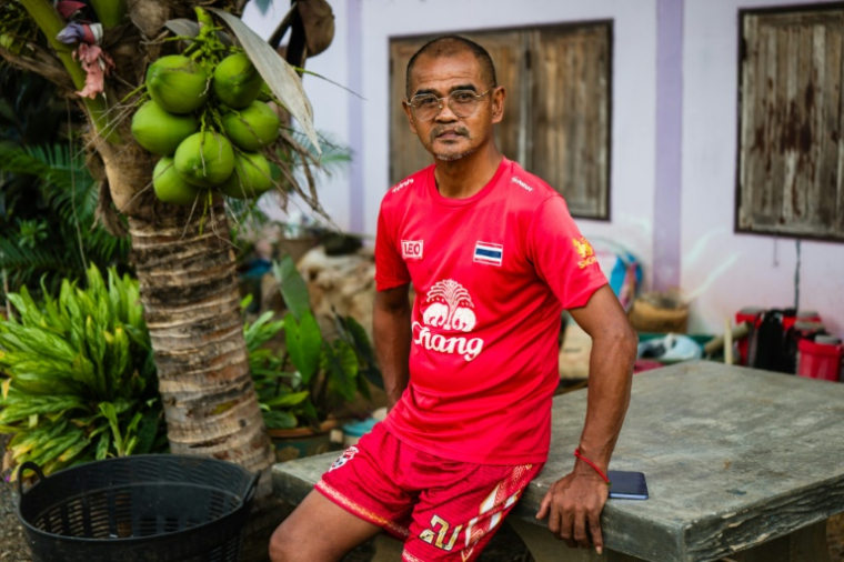 tchira Aranchaiyasiri, chef d'un village situé près du mur frontalier érigé par l'armée thaïlandaise entre la Thaïlande et le Cambodge, lors d'un entretien avec l'AFP dans le district de Pong Nam Ron, dans la province de Chanthaburi, le 9 septembre 2026 en Thaïlande ( AFP / ANTHONY WALLACE )