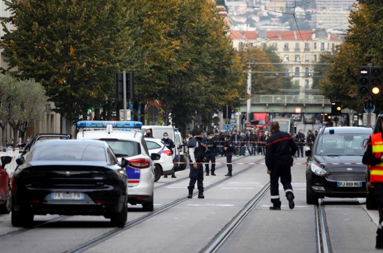 FRANCE: UNE FEMME DÉCAPITÉE À NICE, UN HOMME TUÉ DE COUPS À LA GORGE