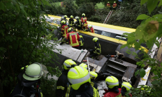 Des secouristes sur les lieux du déraillement d'un train près de Riedlingen en Allemagne, le 27 juillet 2025 ( dpa / Thomas Warnack )