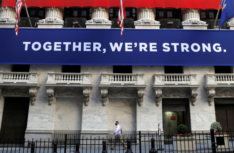 WALL STREET OUVRE EN HAUSSE