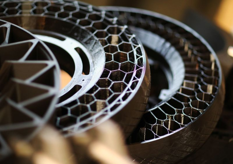 Roues imprimées en 3D de la moto électrique NERA du fabricant allemand d'imprimantes 3D BigRep