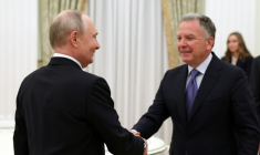 Photo diffusée par l'agence de presse russe Sputnik montrant le président russe Vladimir Poutine et l'envoyé spécial américain Steve Witkoff au Kremlin, à Moscou, le 22 janvier 2026 ( POOL / Alexander KAZAKOV )