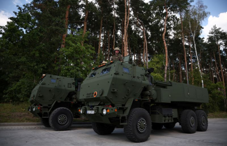 Lance-roquettes Himars près de Varsovie, Pologne