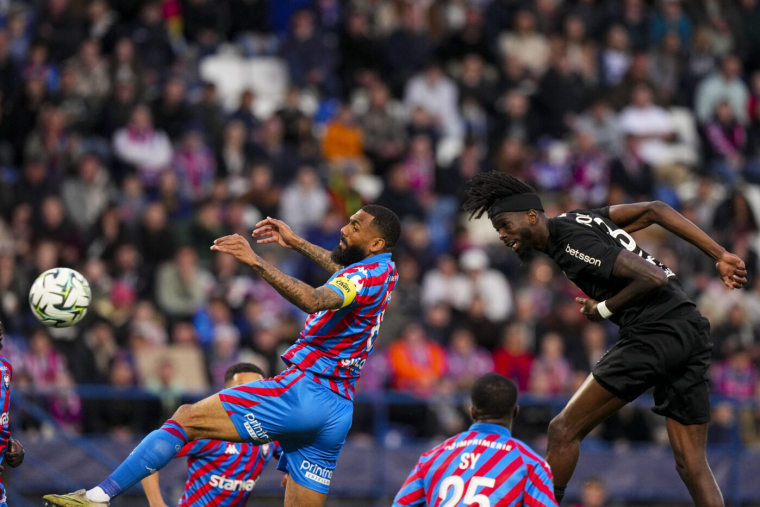 Caen dit officiellement au revoir à la Ligue 2, la course pour la montée toujours enflammée