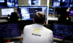 Un employé d'Orano à l'usine de retraitement des déchets nucléaires de La Hague