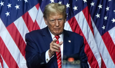 Donald Trump à Rome, aux États-Unis, le 9 mars 2024. ( AFP / ELIJAH NOUVELAGE )