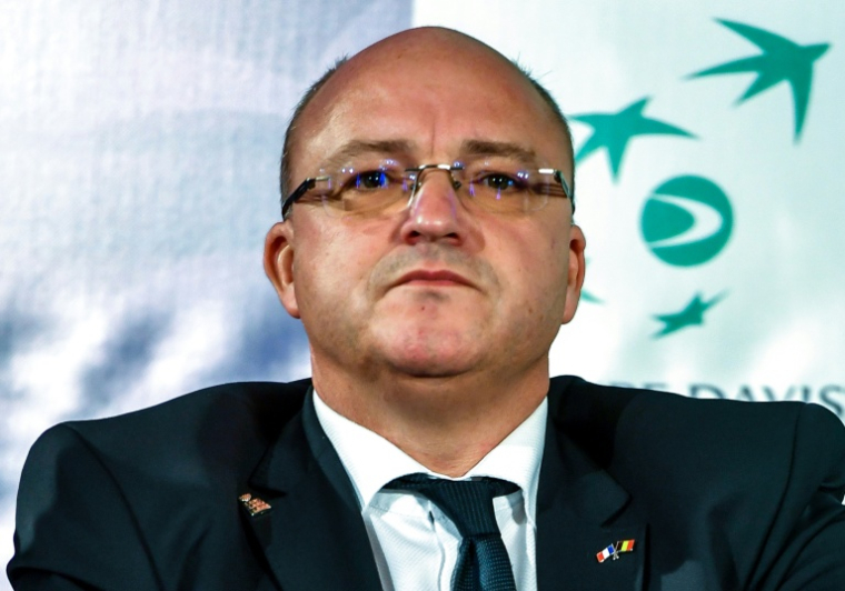 Le président divers droite de la métropole européenne de Lille (Mel) Damien Castelain, le 23 novembre 2017 à Lille  ( AFP / PHILIPPE HUGUEN )