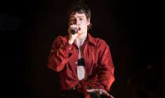 Les people partagent leur confinement sur les réseaux sociaux (Crédits photo : Shutterstock)