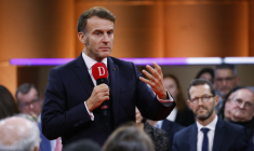 Emmanuel Macron à Toulouse, le 12 novembre 2025. ( POOL / GUILLAUME HORCAJUELO )