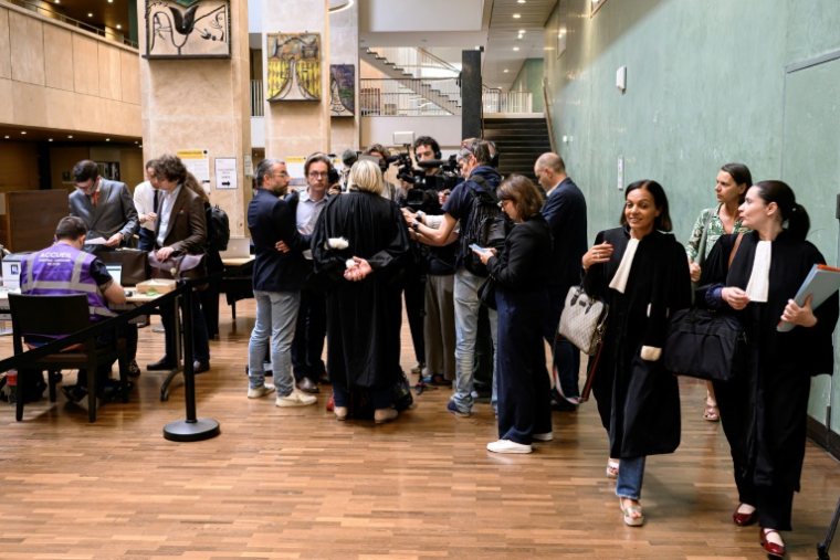 Ouverture du procès de piratage massif des donnée d'Adecco, à Lyon, le 16 juin 2025 ( AFP / JEAN-PHILIPPE KSIAZEK )