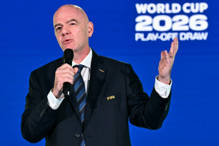 Le président de la Fifa, Gianni Infantino, lors du tirage au sort des barrages de la Coupe du monde 2026, à Zurich, le 20 novembre 2025 ( AFP / Fabrice COFFRINI )