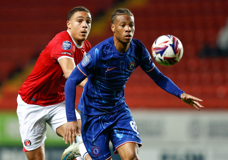 Fou : Strasbourg trouve son latéral chez un club de Premier League inattendu