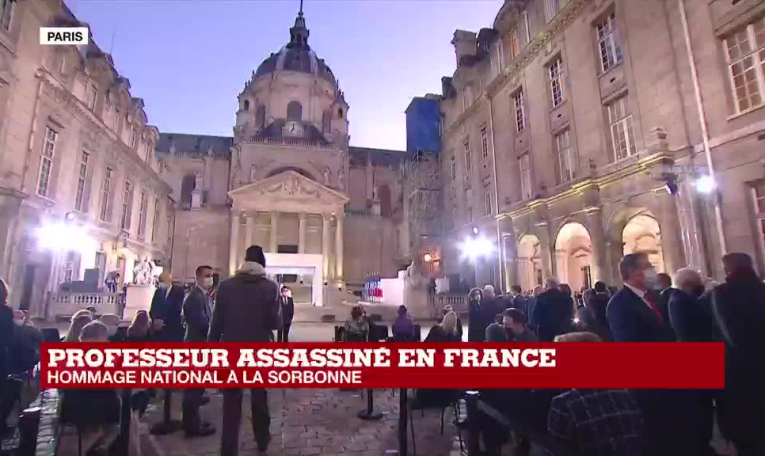 Hommage national au professeur assassiné en France : "400 personnes" réunies à la Sorbonne