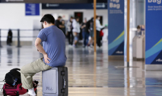 La paralysie budgétaire a entraîné une réduction des vols dans 40 grands aéroports américains en raison d’un manque de contrôleurs aériens. ( GETTY IMAGES NORTH AMERICA / MARIO TAMA )
