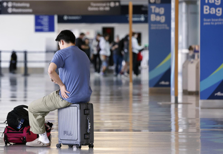 La paralysie budgétaire a entraîné une réduction des vols dans 40 grands aéroports américains en raison d’un manque de contrôleurs aériens. ( GETTY IMAGES NORTH AMERICA / MARIO TAMA )