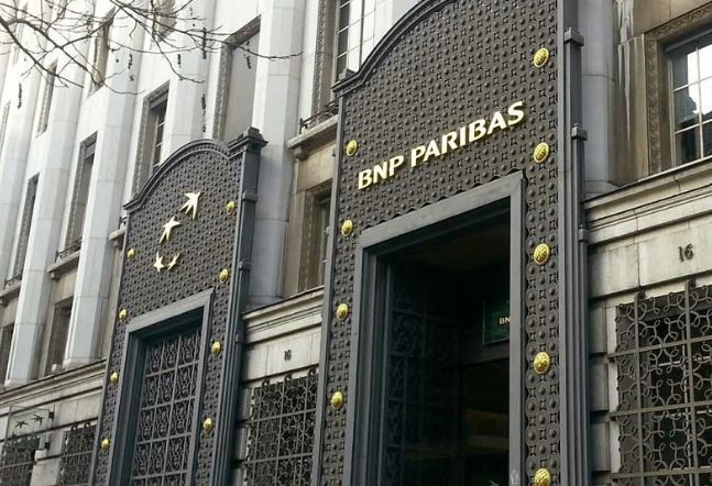 Au premier trimestre, la banque a dégagé un bénéfice net de 1.918 millions d'euros contre 1.567 millions un an auparavant. (crédit : L. Grassin)