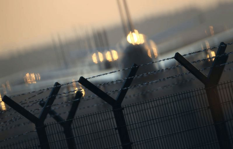 LES EURODÉPUTÉS APPROUVENT LA SUSPENSION DES RÈGLES SUR LES CRÉNEAUX AÉRIENS