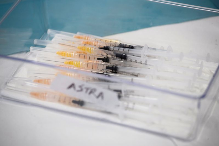 AUCUNE DÉCISION DE PRISE SUR LE RENOUVELLEMENT DES CONTRATS AVEC ASTRAZENECA ET JJ