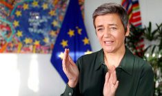 VESTAGER S'EXPRIMERA VERS 10H45 GMT SUR DEUX PROJETS DE FUSION