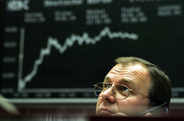 Un trader à la Bourse de Francfort