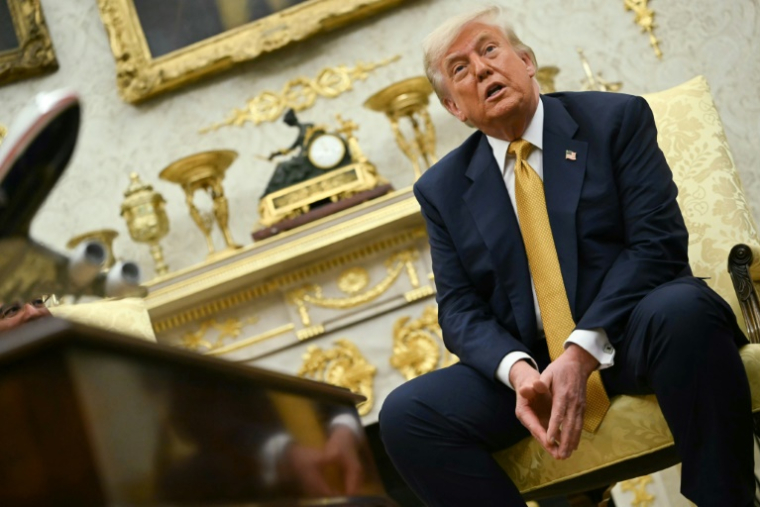 Le président américain Donald Trump dans le Bureau ovale de la Maison Blanche mercredi 16 juillet 2025 ( AFP / ANDREW CABALLERO-REYNOLDS )
