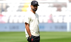 Mohamed Salah pique l'UEFA après le décès d'une légende du football palestinien