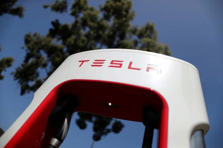 LA CORÉE DU SUD OUVRE UNE ENQUÊTE DE SÉCURITÉ SUR DES VÉHICULES TESLA