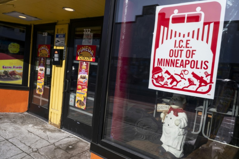 Un restaurant fermé à Minneapolis, dans le Minnesota, en signe de protestation contre les opérations de la police de l'immigration (ICE) dans l'Etat ( AFP / ROBERTO SCHMIDT )