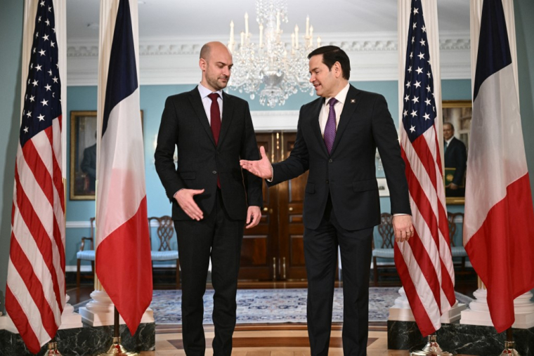 Jean-Noël Barrot et Marco Rubio, à Washington DC, le 1er mai 2025 ( AFP / BRENDAN SMIALOWSKI )