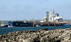 Le pétrolier russe Anatoly Kolodkin au terminal pétrolier du port de Matanzas, au nord-ouest de Cuba, le 31 mars 2026 ( AFP / Yamil LAGE )