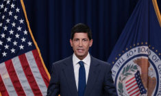 Le président de la Réserve fédérale américaine, Kevin Warsh, tient une conférence de presse à Washington.