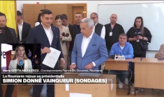 À Bucarest, les partisans du candidat d'extrême droite célèbrent sa victoire au premier tour