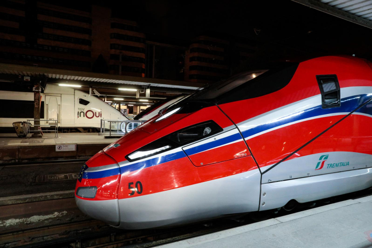 La "Frecciarossa" italien relie déjà Paris et Lyon depuis l'ouverture à la concurrence. ( AFP / GEOFFROY VAN DER HASSELT )