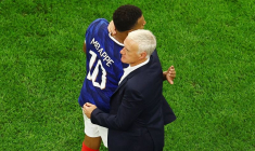 Kylian Mbappé et Didier Deschamps
