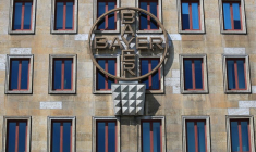 BAYER RELÈVE SES PRÉVISIONS POUR 2021, RENFORCÉ PAR L'ACHAT DE VIVIDION