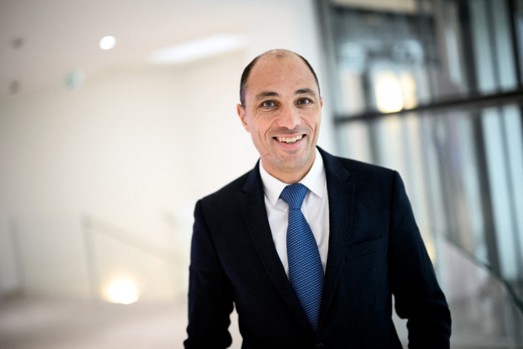 Le PDG d'Indexia, Sadri Fegaier, à Romans-sur-Isère, le 21 novembre 2022. ( AFP / JEFF PACHOUD )