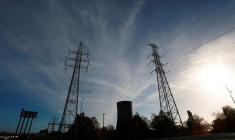 Vue d'une centrale à turbine à gaz à cycle combiné Electrabel, filiale d'Engie, à Drogenbos